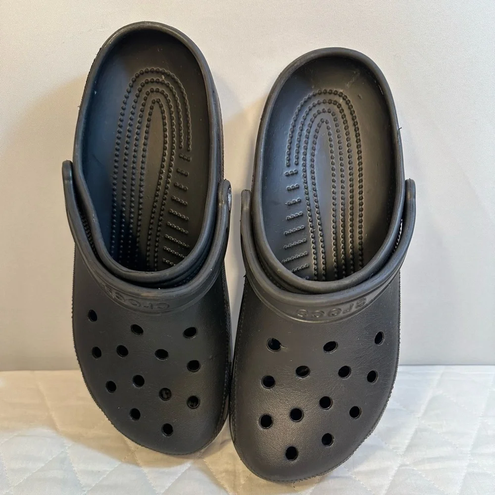 Crocs Baya Unisex Size Men 9 Women 11 Classic Clogs Sandals Shoes Slippers Black